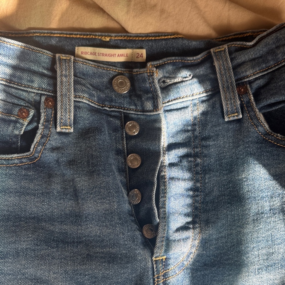 Levi's High Rise Women Jeans - Medium Blue